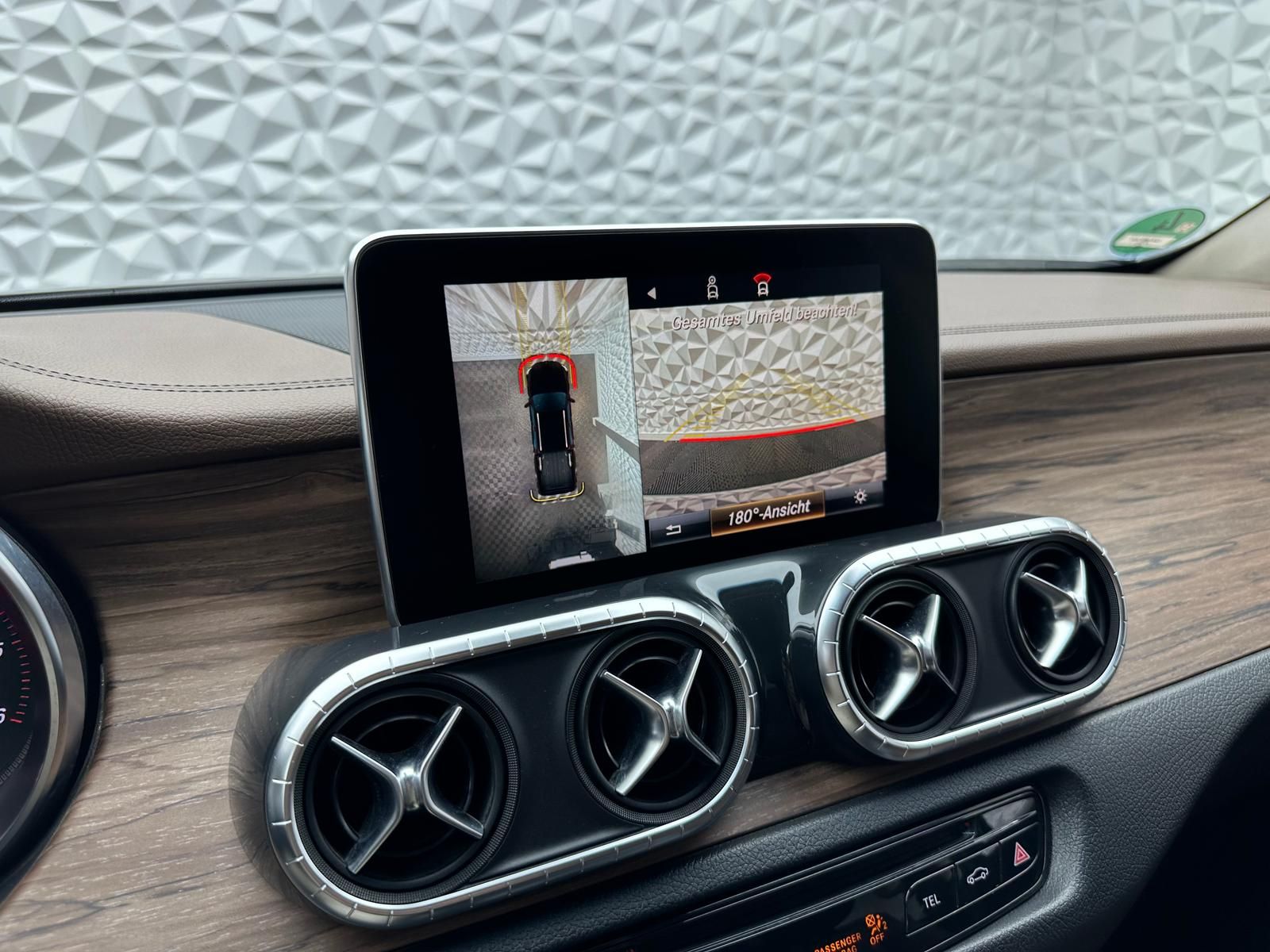 Fahrzeugabbildung Mercedes-Benz X 350d POWER-EDITION/4MATIC/LED/KEYLES/360°/AHK