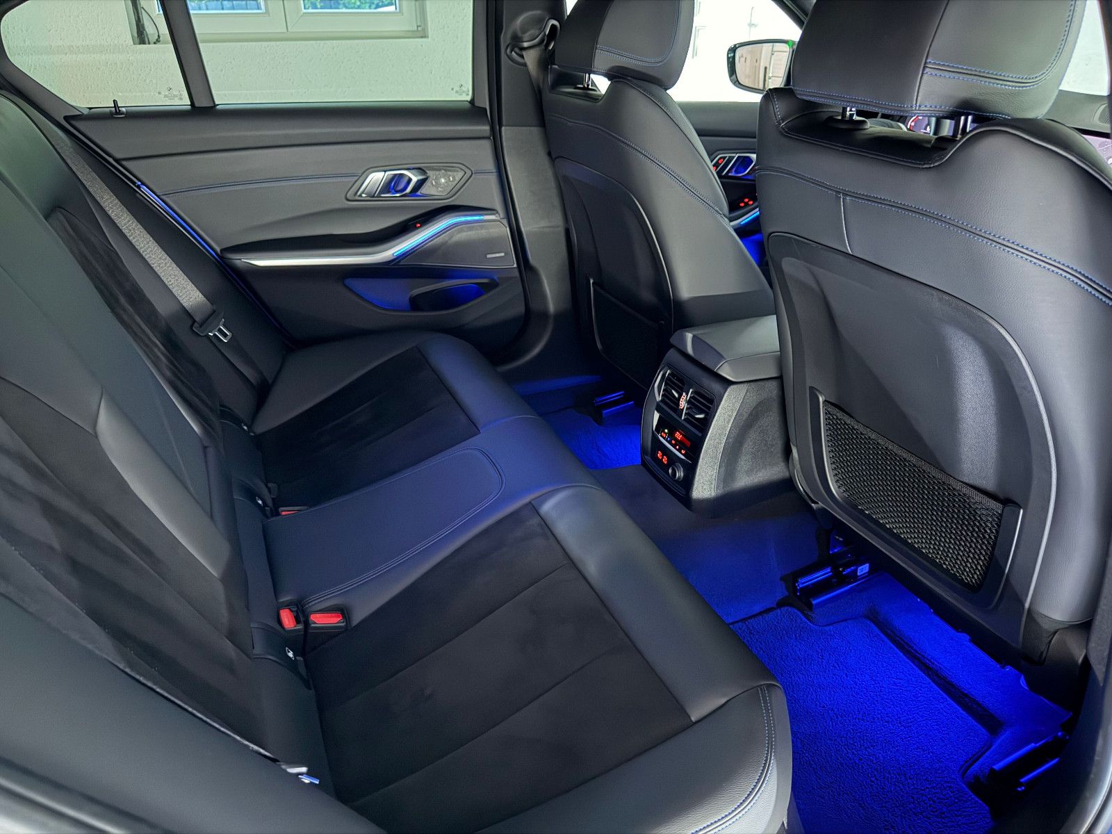 Fahrzeugabbildung BMW 330 i M SPORT/LED/DAB/VRTL COCKPIT/H&K/DE FZG