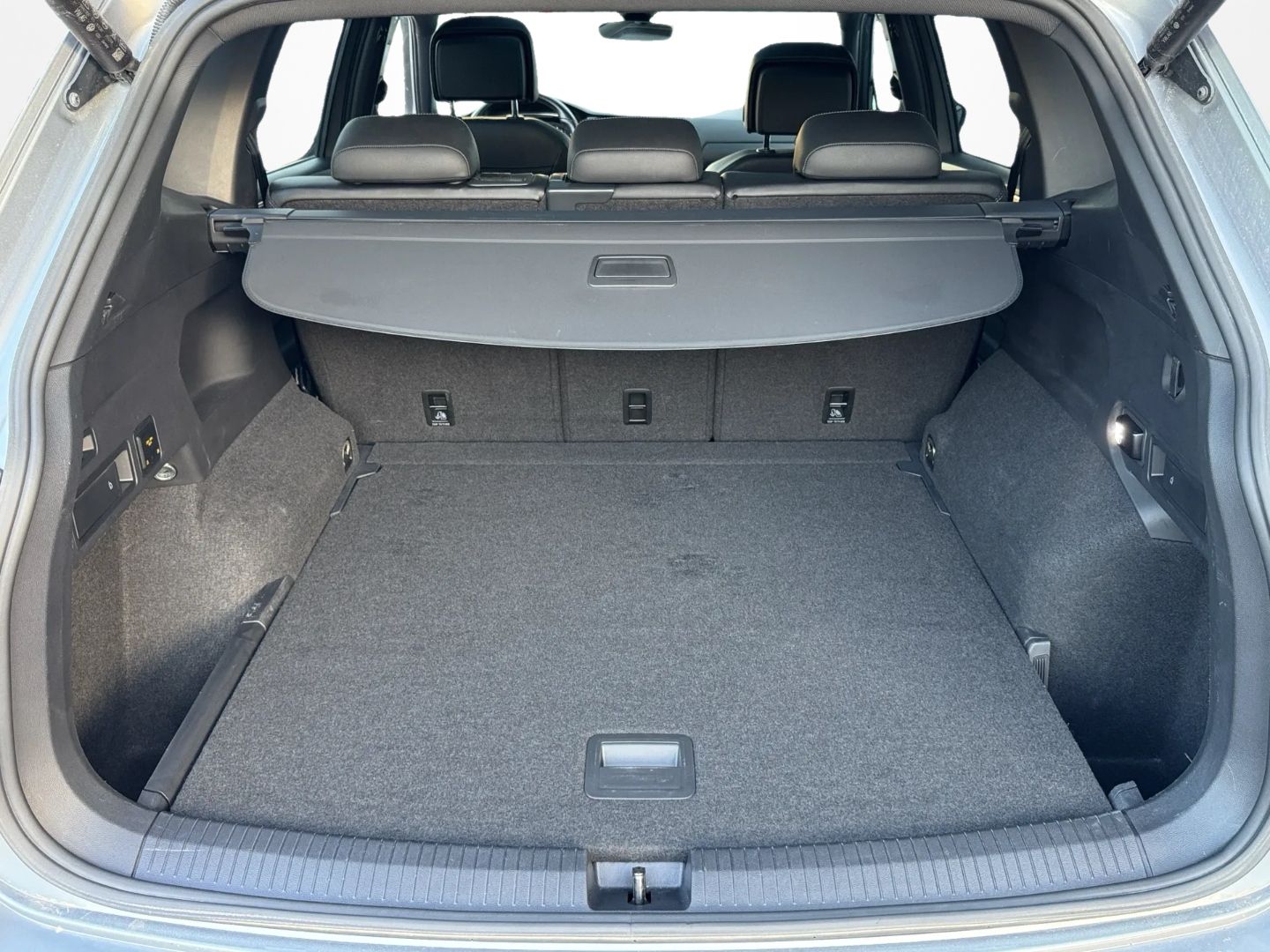 Tiguan Allspace 2.0 TSI R-LINE *STDHZG*AHK*H&K*