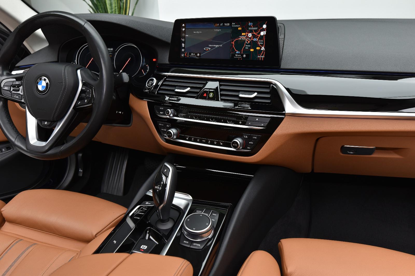 BMW 530D 3.0 265ch SPORT LINE - HUD - CUIR - TOIT PANORAMIQUE - CHAUFFAGE AUXILIAIRE
