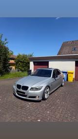 BMW E90 325D LCI | Vollausstattung | Gepflegt  - BMW 325 in Kassel