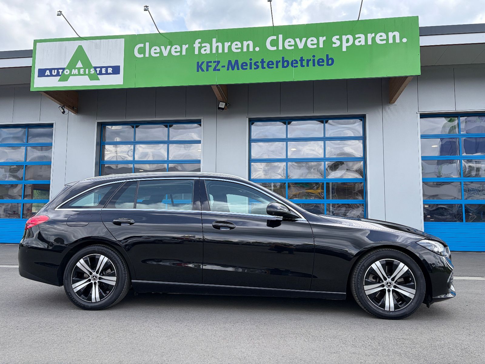 MERCEDES-BENZ C 300d T-Modell Avantgarde Digital Light Nav AHK