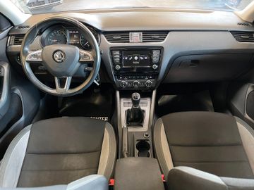 Skoda Octavia Combi Joy *1.HAND*PANO*ACC*NAVI*PDC*
