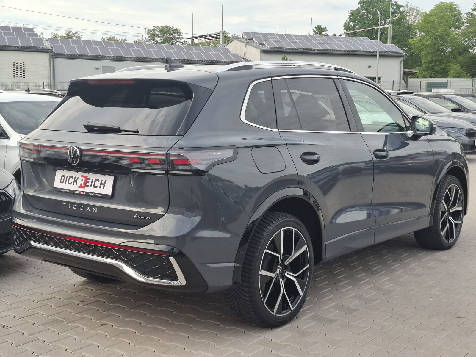 Image du véhicule Volkswagen Tiguan 2.0 TDI 4M R-Line PANO*H&amp;K*AHK*MATRIX*20".