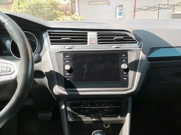 Volkswagen Tiguan - 11