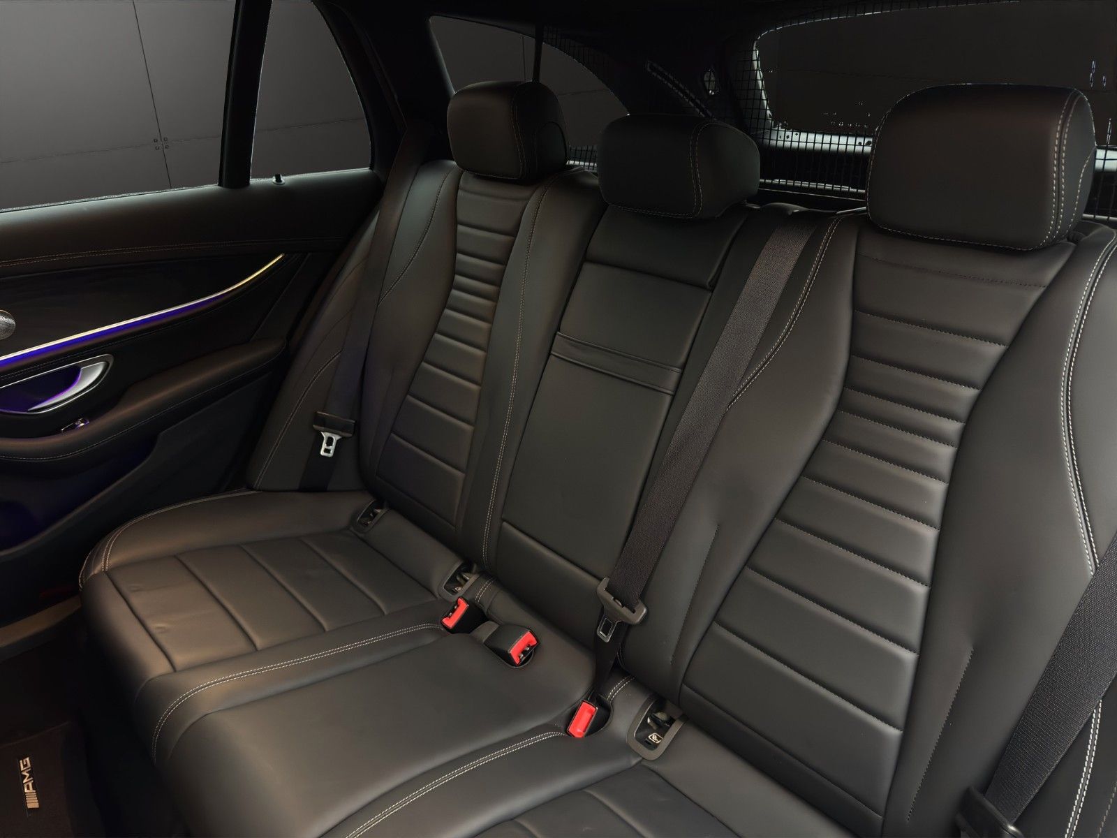 Fahrzeugabbildung Mercedes-Benz E 300de  AMG-Line/MBeam/Burmester/S-Dach