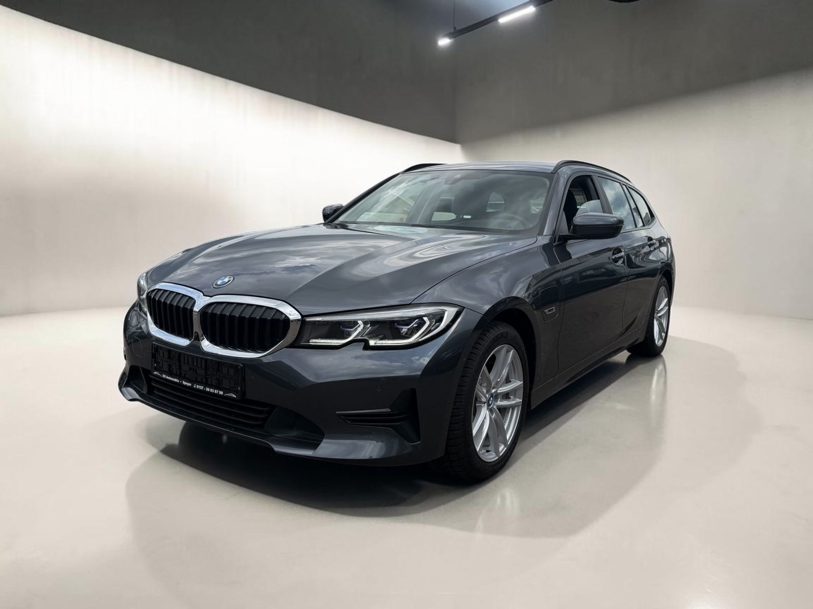 BMW 330 e xDrive Head-Up Laser Navi Kamera AHK