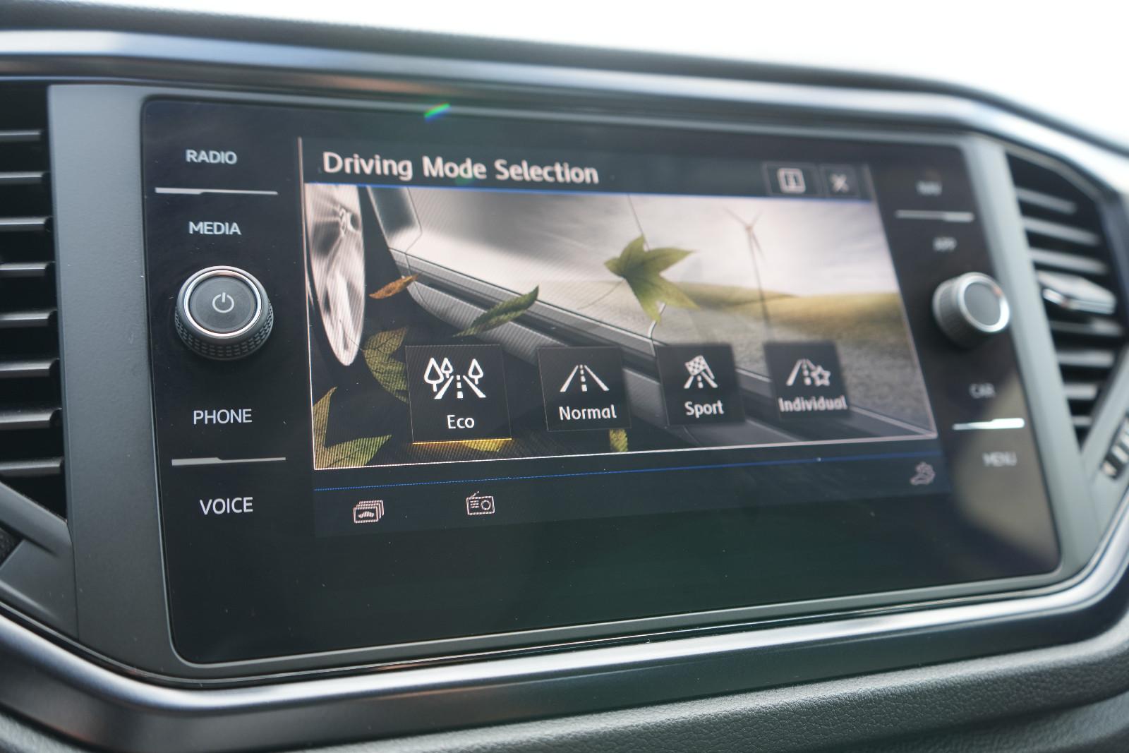 Volkswagen T-Roc DCC PDC KLIMAAUTOMATIK SITZHEIZUNG