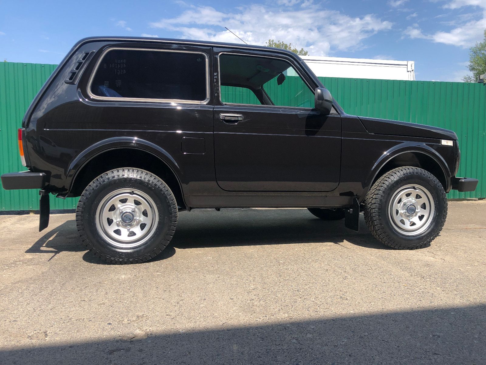 Fahrzeugabbildung Lada LADA NIVA "PREMIUM PLUS" Sonderausst.  AET-2025!