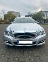 Mercedes-Benz E220 CDI Diesel BlueEFFICIENCY - Mercedes-Benz 220: 220e
