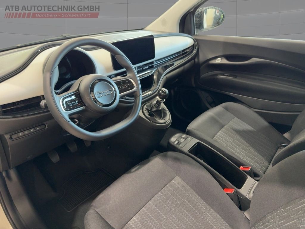 Fahrzeugabbildung Fiat 500 Hybrid Pop, Tech-Paket, DAB, Klimautom, CarP