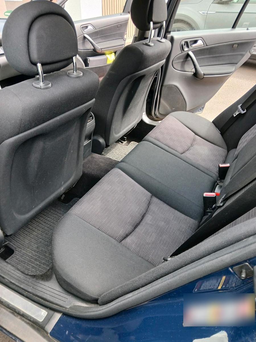 Mercedes-Benz  2004 — interior