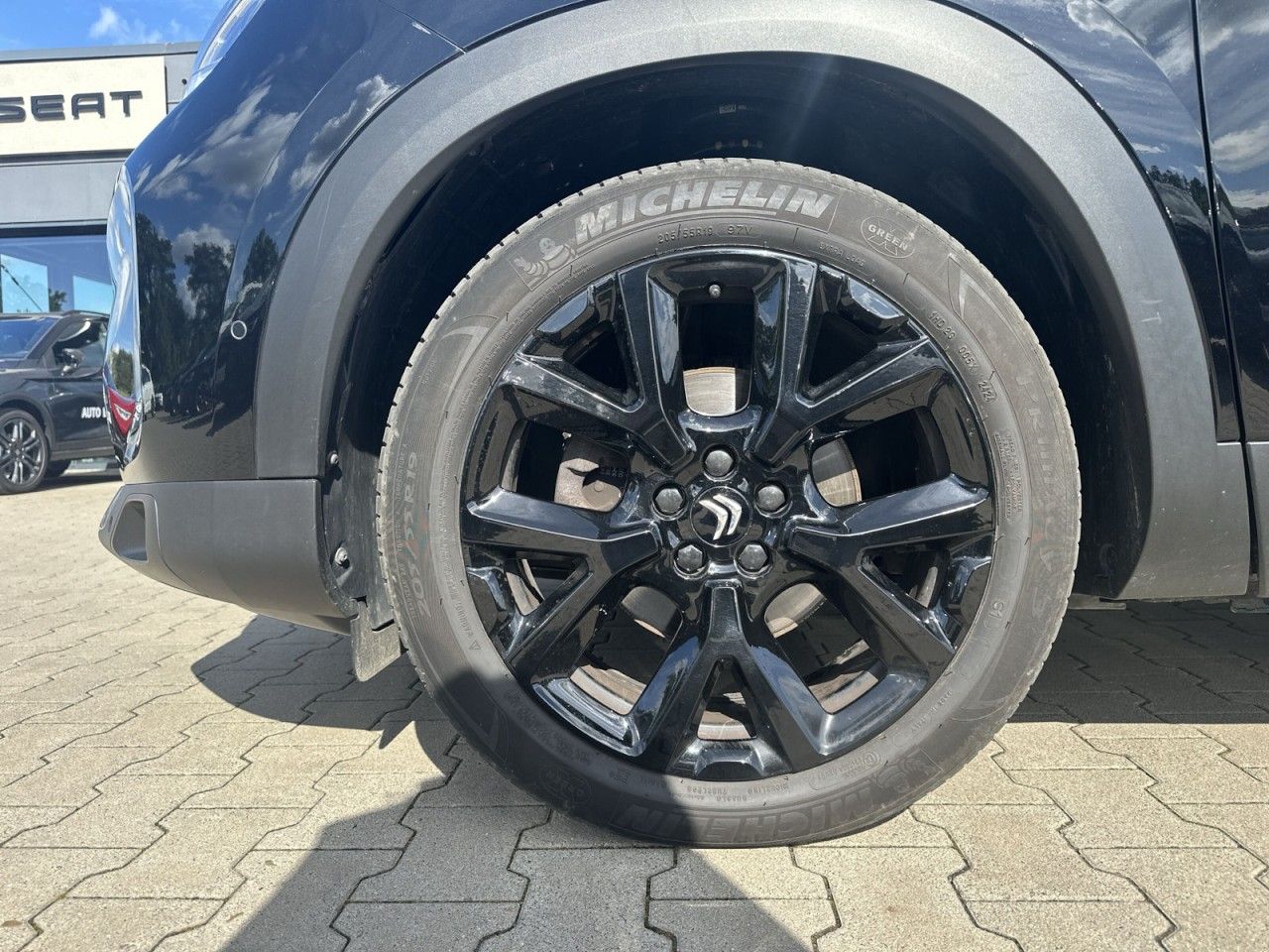 Fahrzeugabbildung Citroën C5 AIRCROSS Hybrid 136 E-DSC6 e-Series - mit KI generiert/bearbeitet