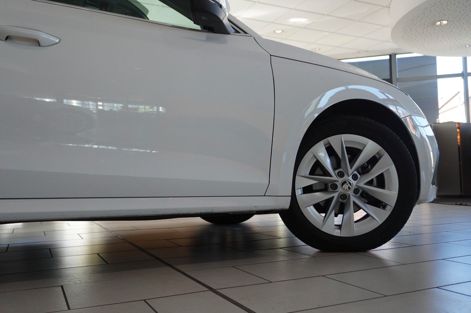 Fahrzeugabbildung SKODA Octavia COMBI 2.0D STYLE NAVI/LED/VIRTU./SHZ/DAB