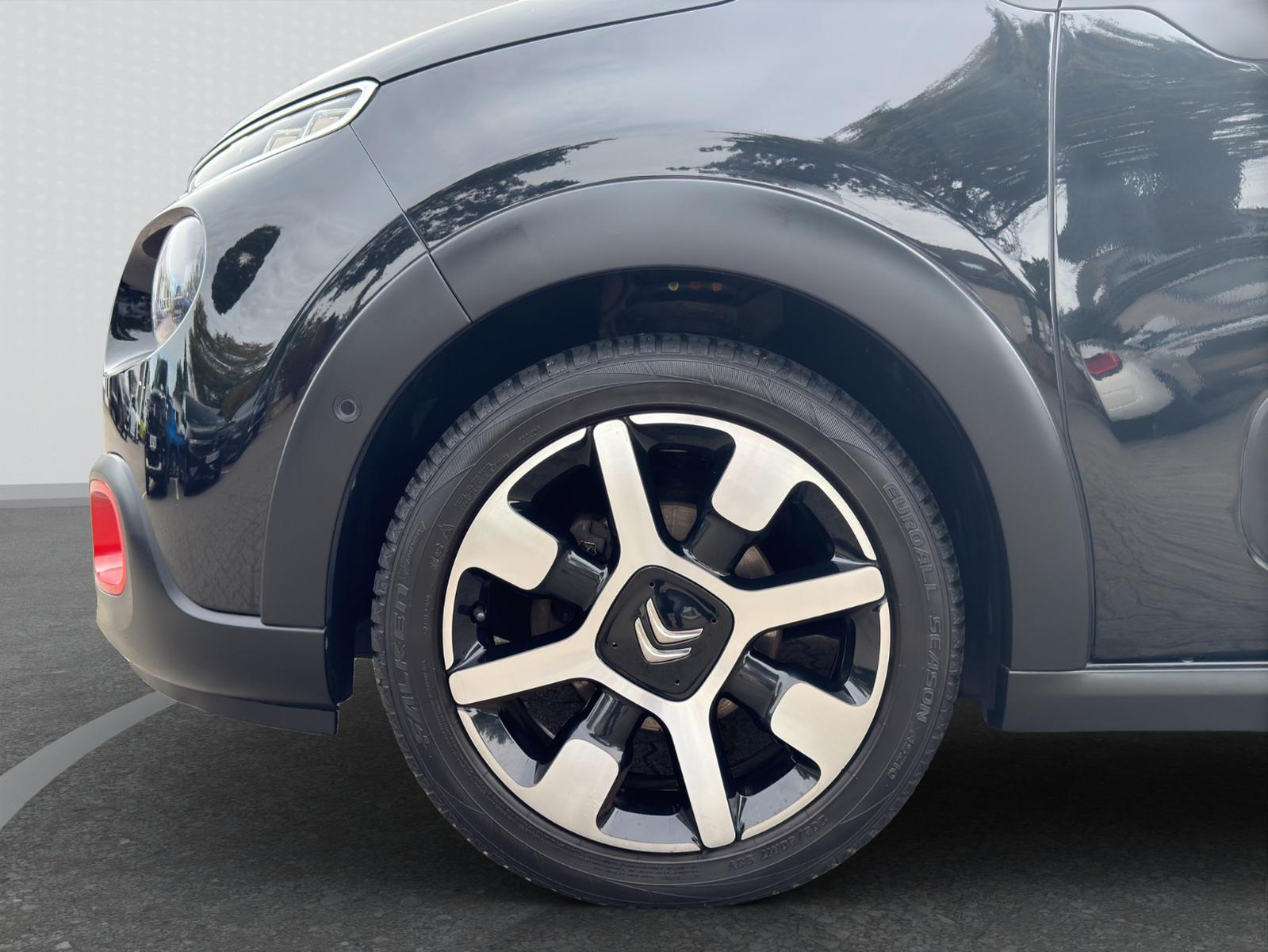 Citroën C3 1.2 PureTech 110 Shine, Pano, AppConnect