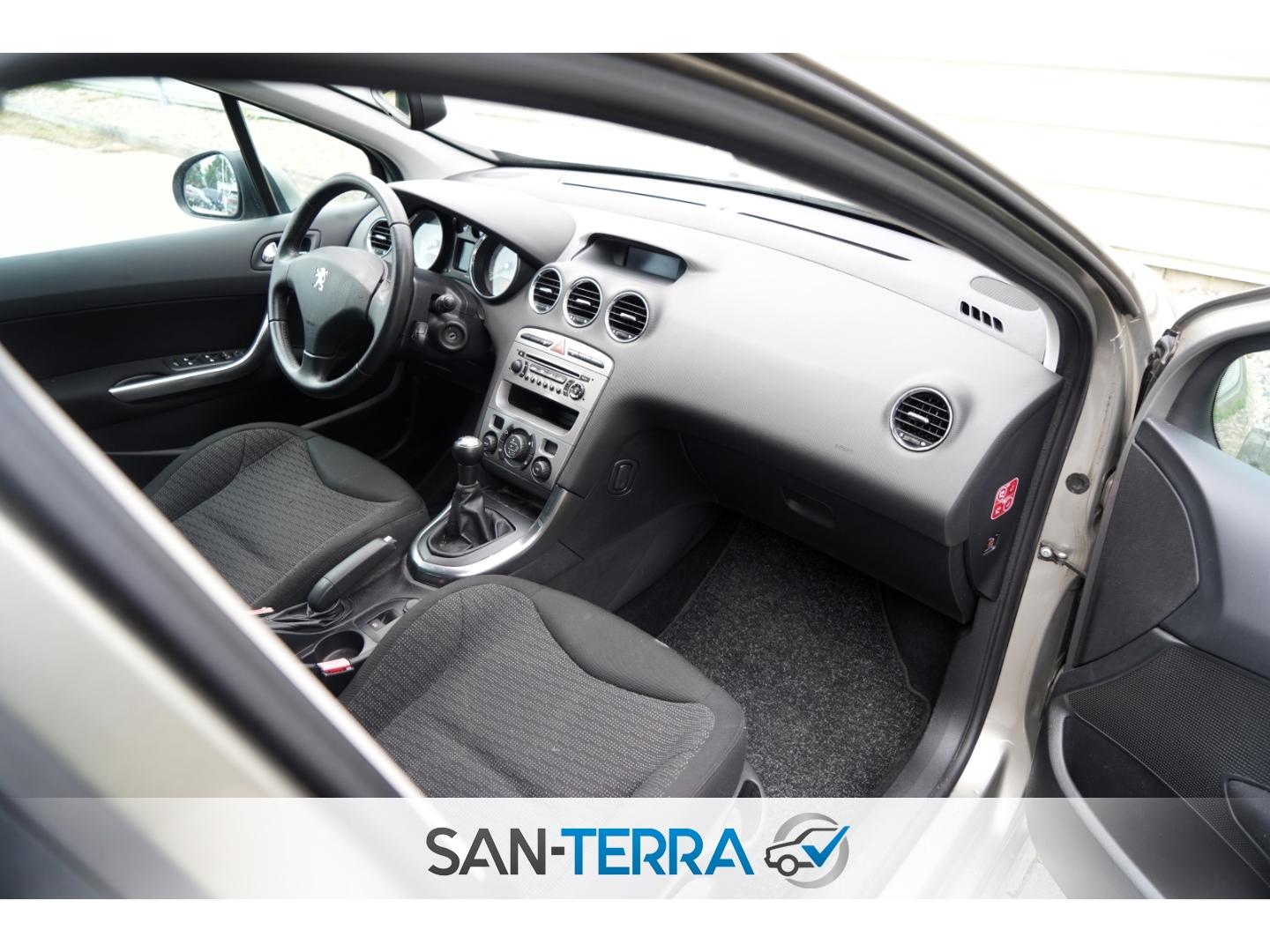 Peugeot 308 2010 — photo 28