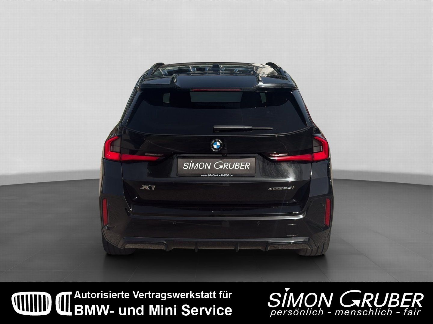 Fahrzeugabbildung BMW X1 xDrive23i M Sport Pro Pano HUD H&K Leder AHK