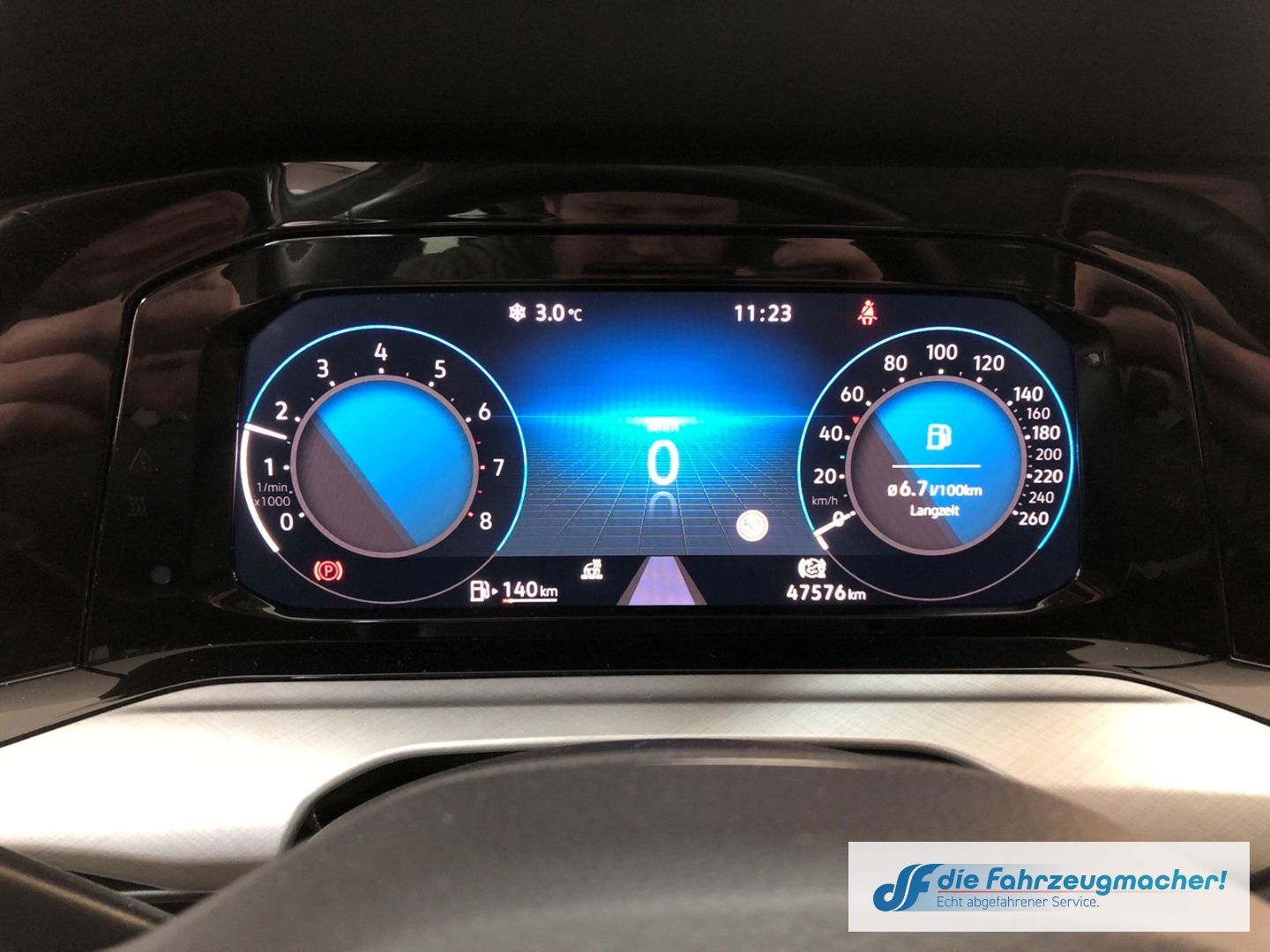 Fahrzeugabbildung Volkswagen Golf VIII Variant Life 1.0 TSI EU6d Navi digital