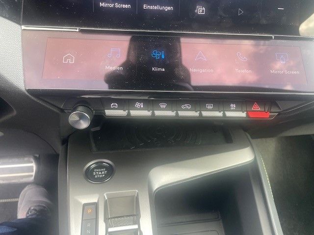 Fahrzeugabbildung Peugeot 408 GT 1.6 PlugIn Hybrid 225 AT+elektr. Heckklap