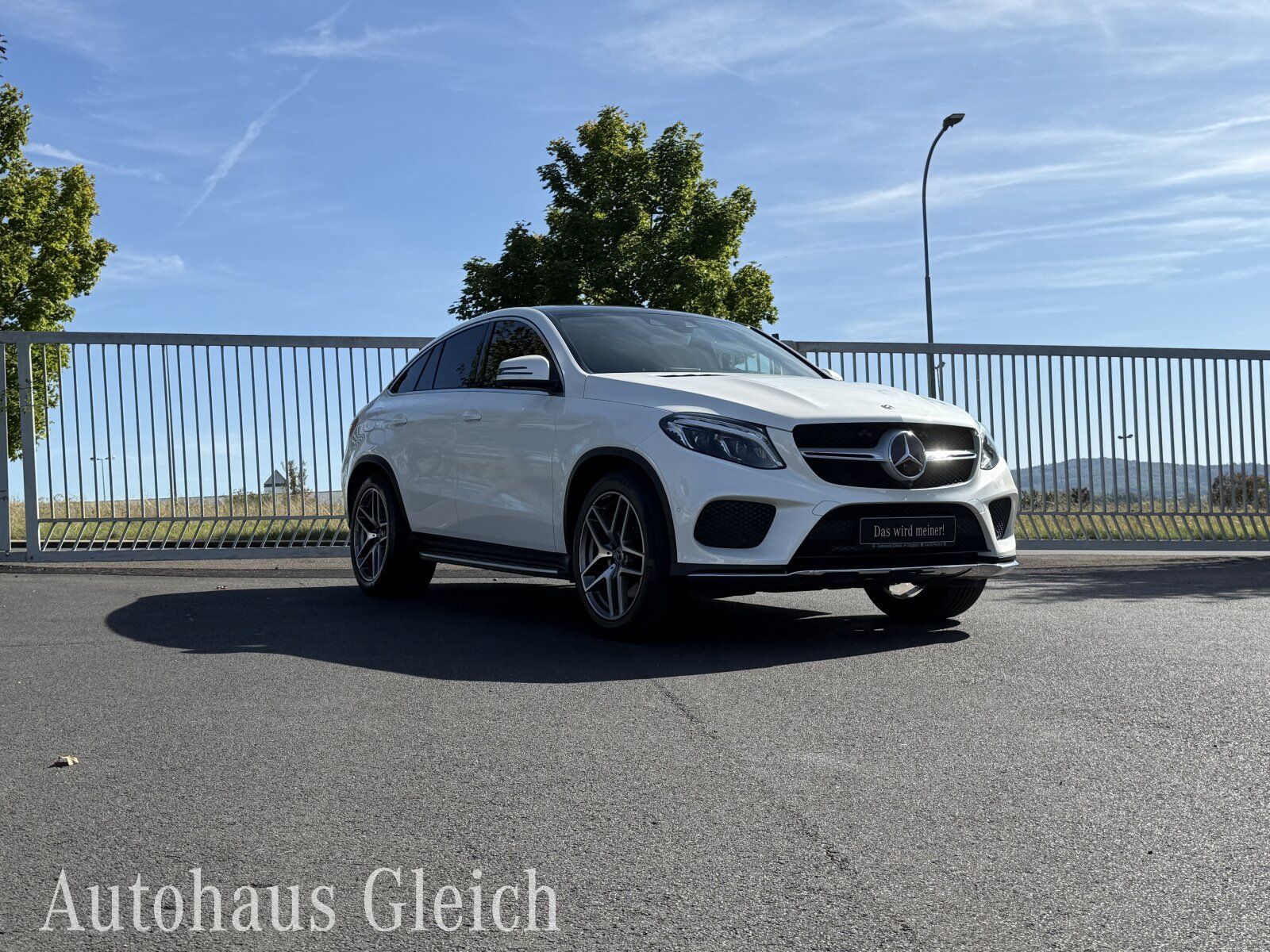 Fahrzeugabbildung Mercedes-Benz GLE 400 AMG Line 4Matic (EURO 6d-TEMP) COMAND AP