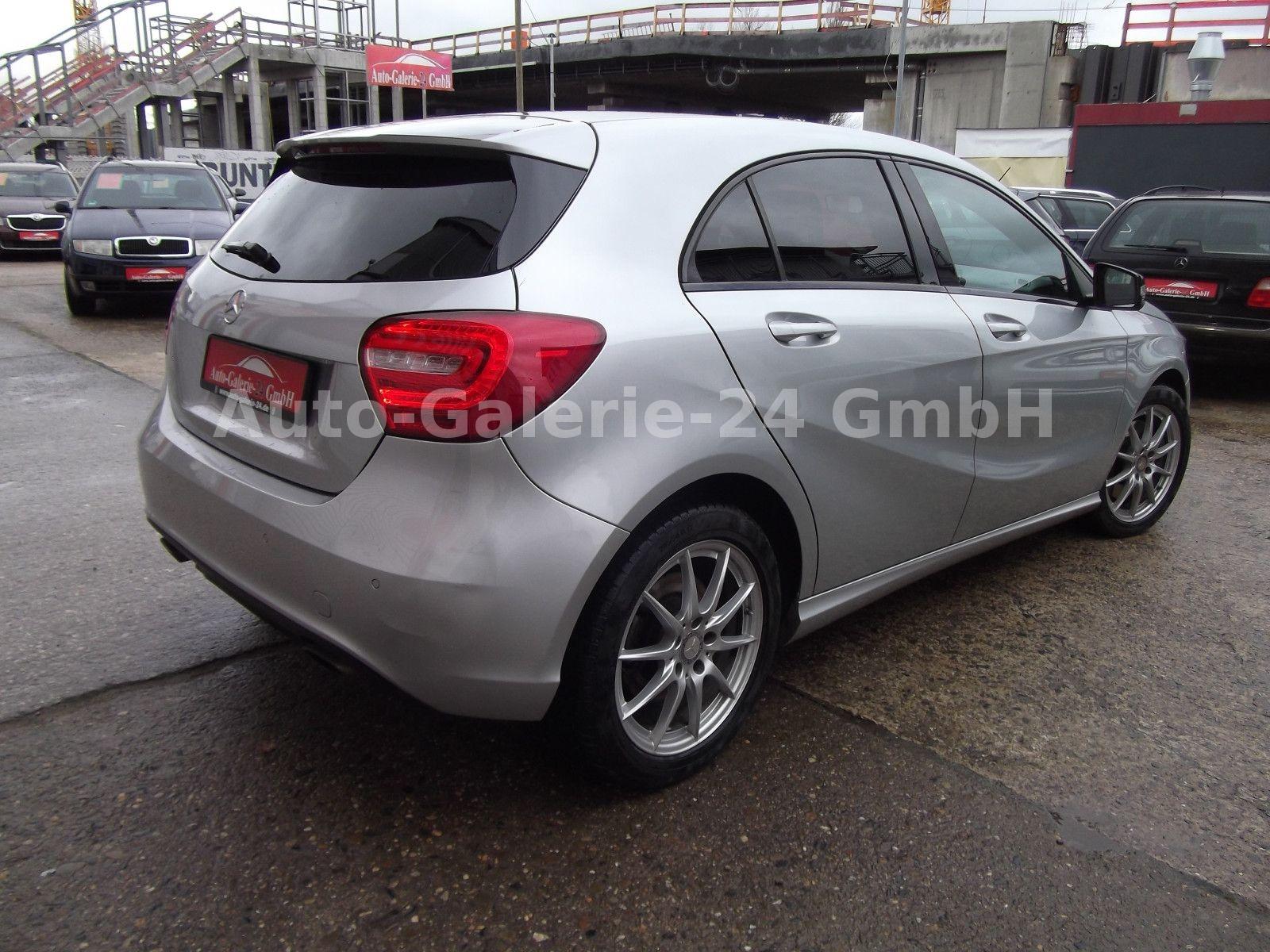 Mercedes-Benz A -Klasse 250 4Matic Autom, Navi, Teilleder