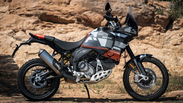 Ducati Desert X * Dark Stealth * sofort *