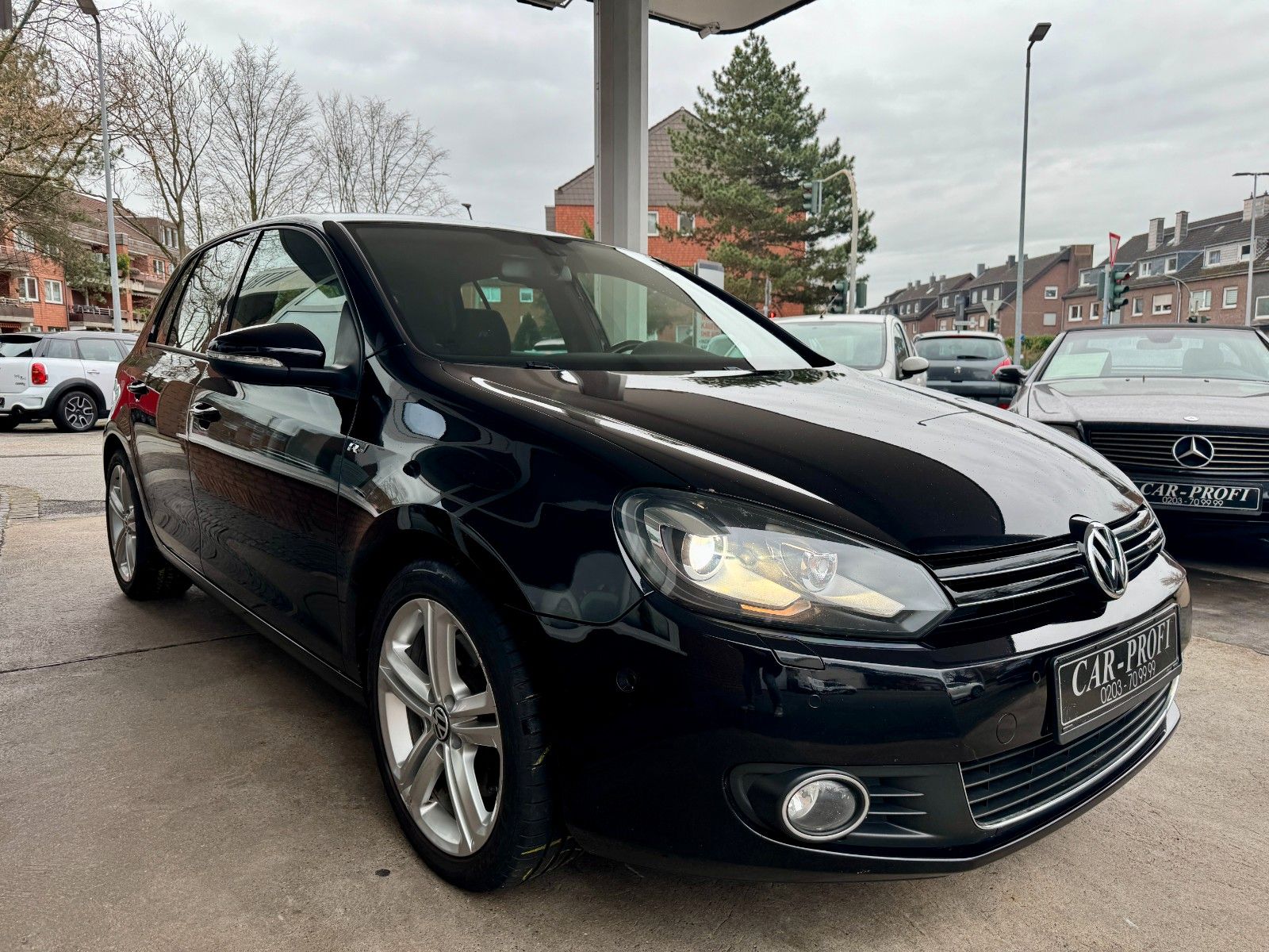 Fahrzeugabbildung Volkswagen Golf VI R-line DSG Klimaaut./PDC/Bluetooth