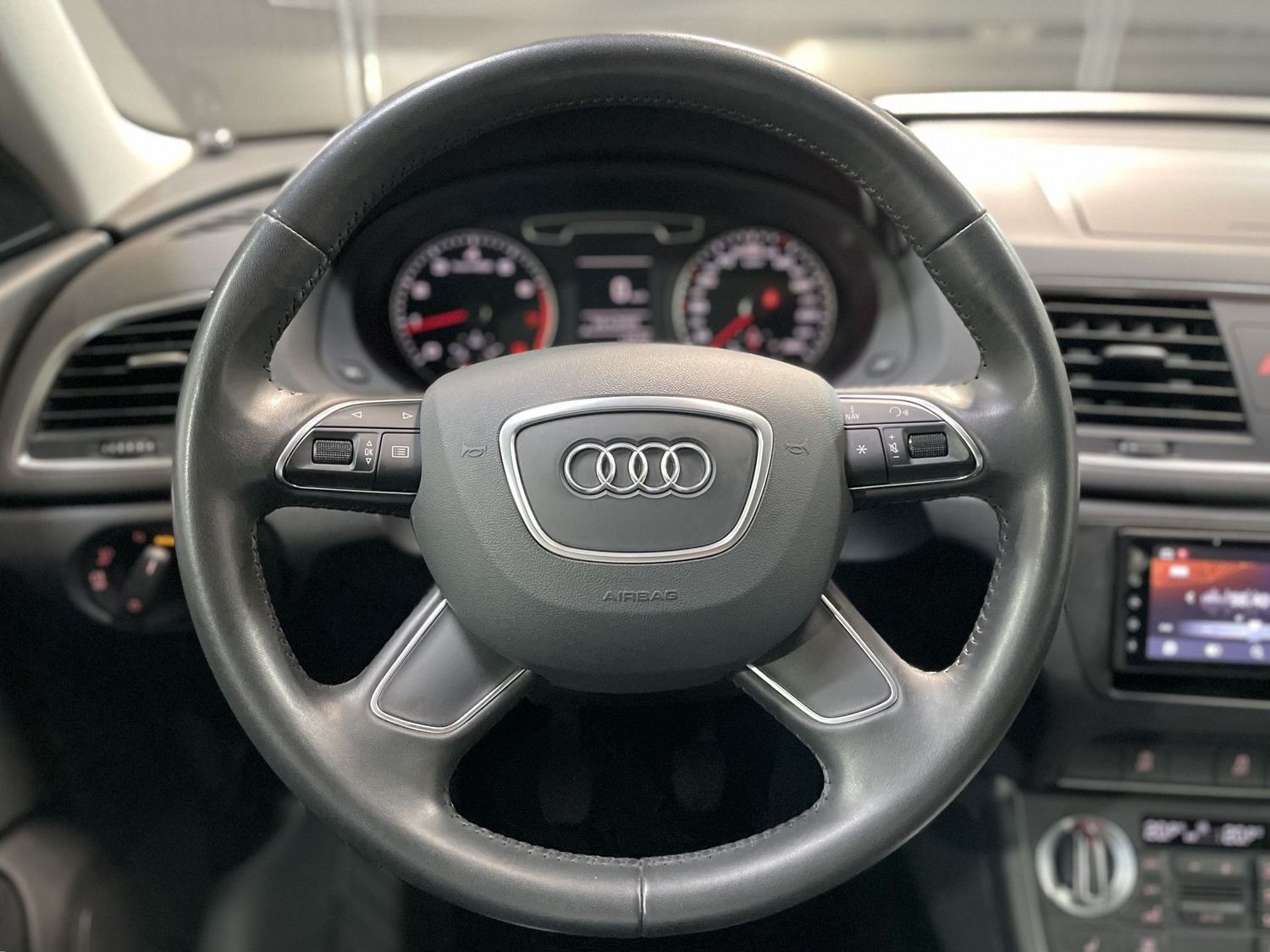 Fahrzeugabbildung Audi Q3 2.0 TFSI quattro S-Line #AHK#Xenon#Navi