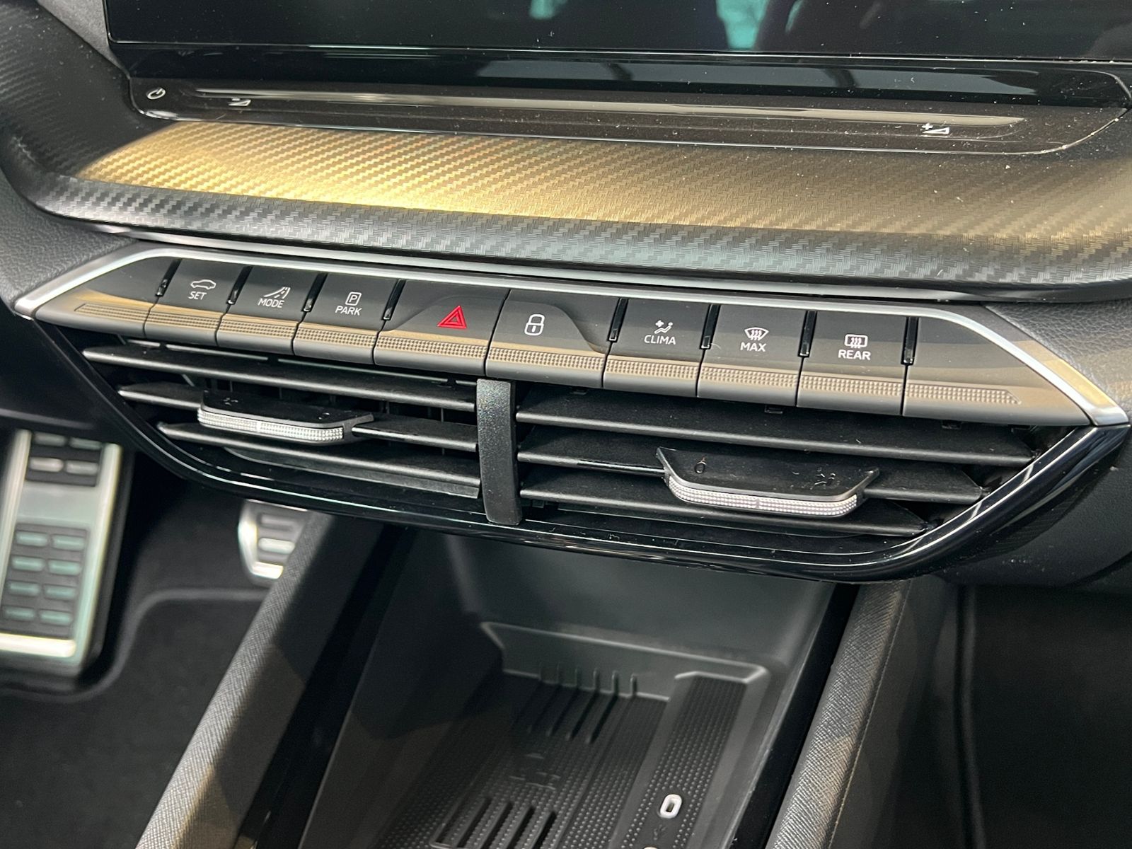 Fahrzeugabbildung SKODA Octavia RS 2.0 TSI DSG *AHK,Panorama*