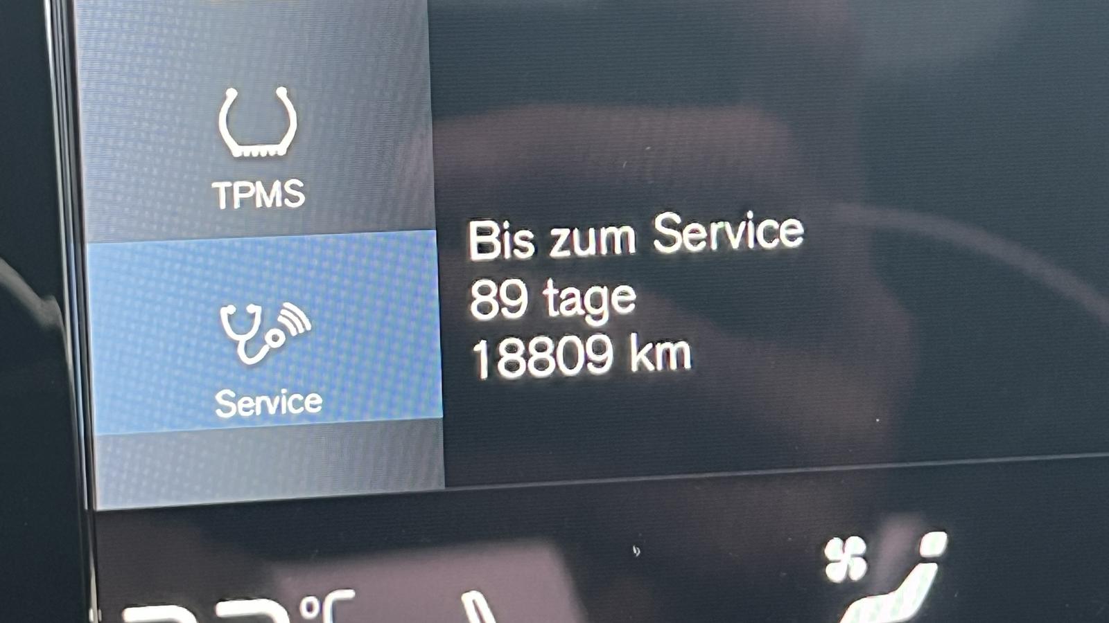Volvo XC40 R Design AWD/ Pano/ AHK/ 360°/ BLIS/ HK