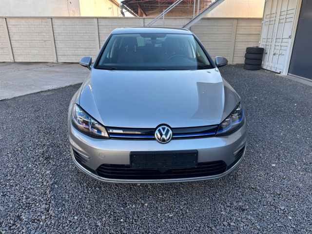 Volkswagen e-Golf 35.8 kWh (136 PS)