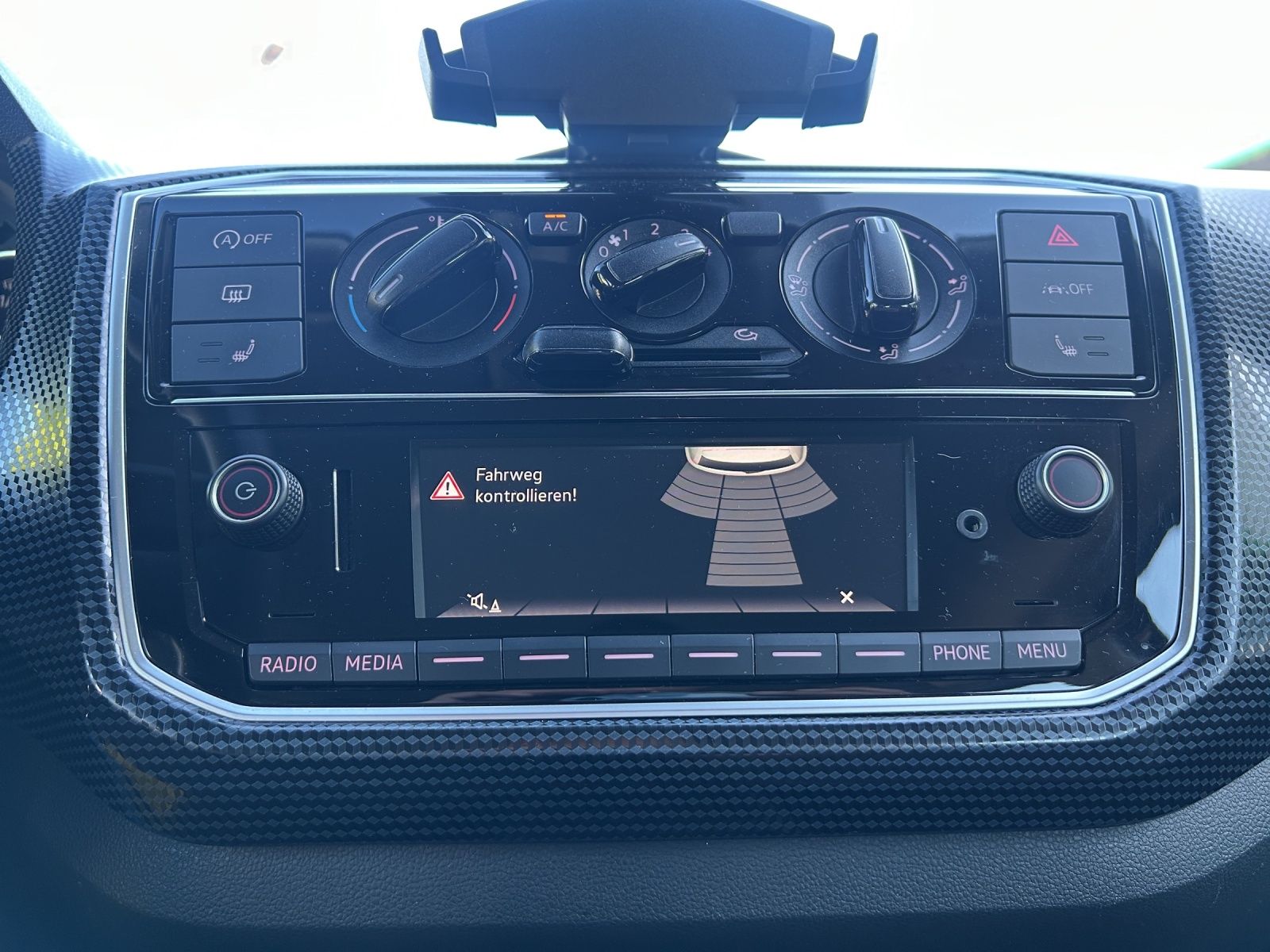 Fahrzeugabbildung Volkswagen up! Klima SHZ GRA RFK maps+more