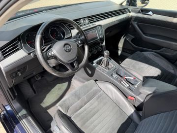 Volkswagen Passat Variant - 11