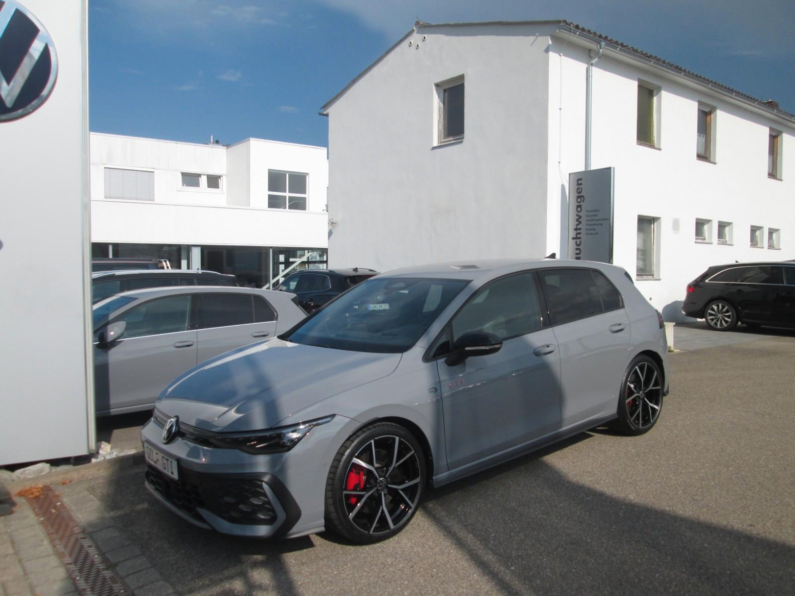 Volkswagen Golf VIII 2.0 TSI GTI DSG AHK IQ.LIGHT STHZNG