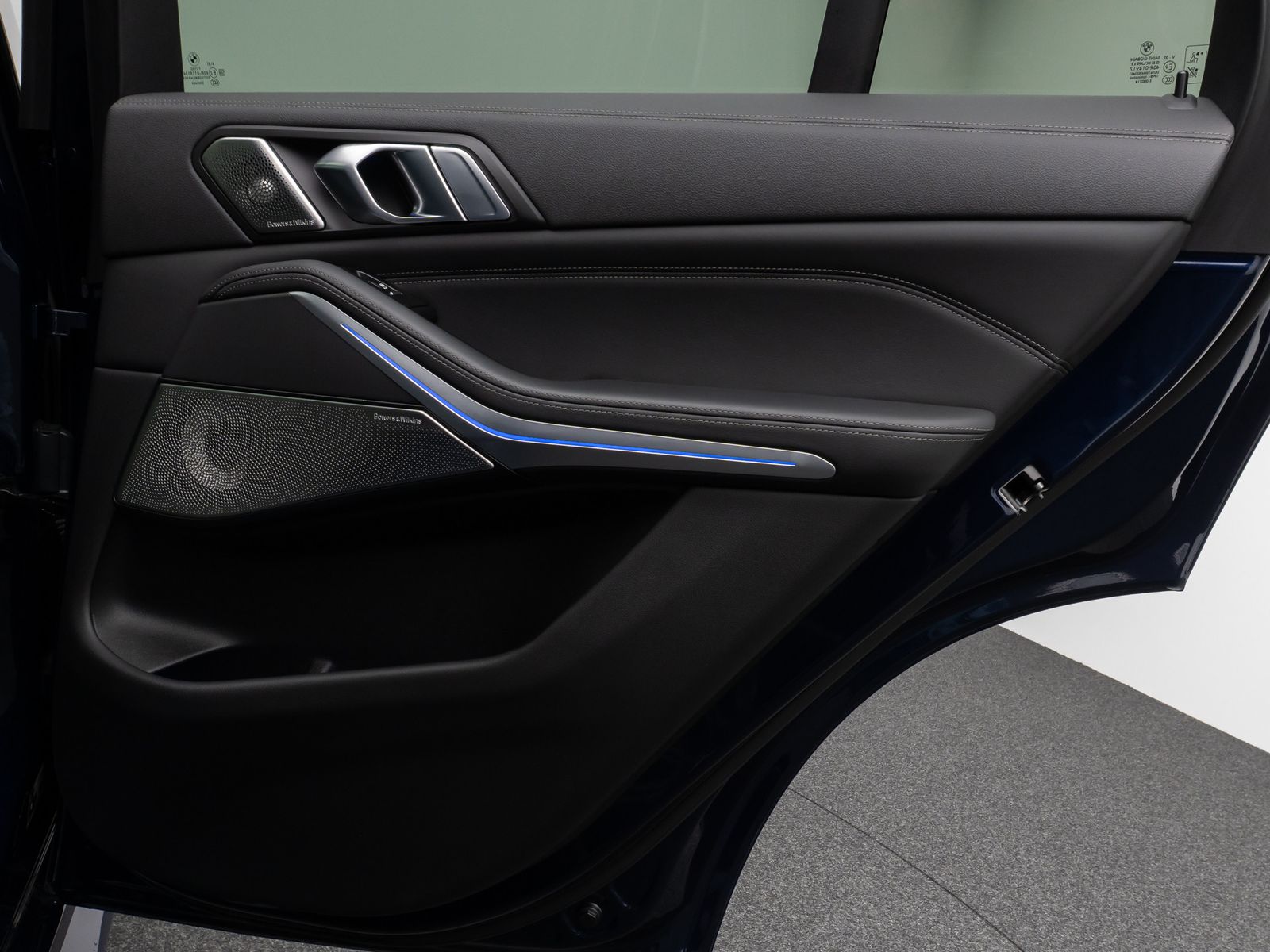 Fahrzeugabbildung BMW X5 xD40i M Sport Panorama 360°Laser HUD DAB B&W