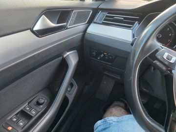 Volkswagen Passat - 9
