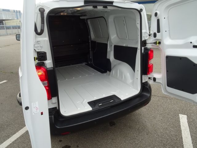 Fahrzeugabbildung Citroën Jumpy 2.0 BlueHDI 120 FAP Club M L2H1 Einparkhil