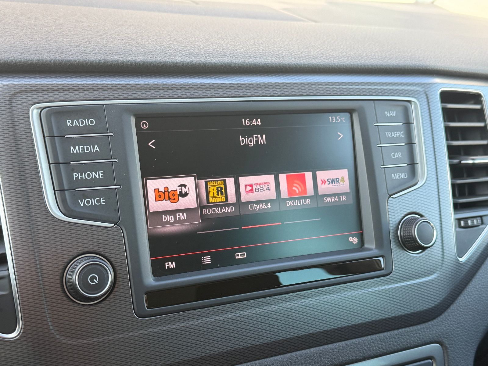 Fahrzeugabbildung Volkswagen Golf Sportsvan VII Lounge /AUTOMATIK/ACC/SHZ/