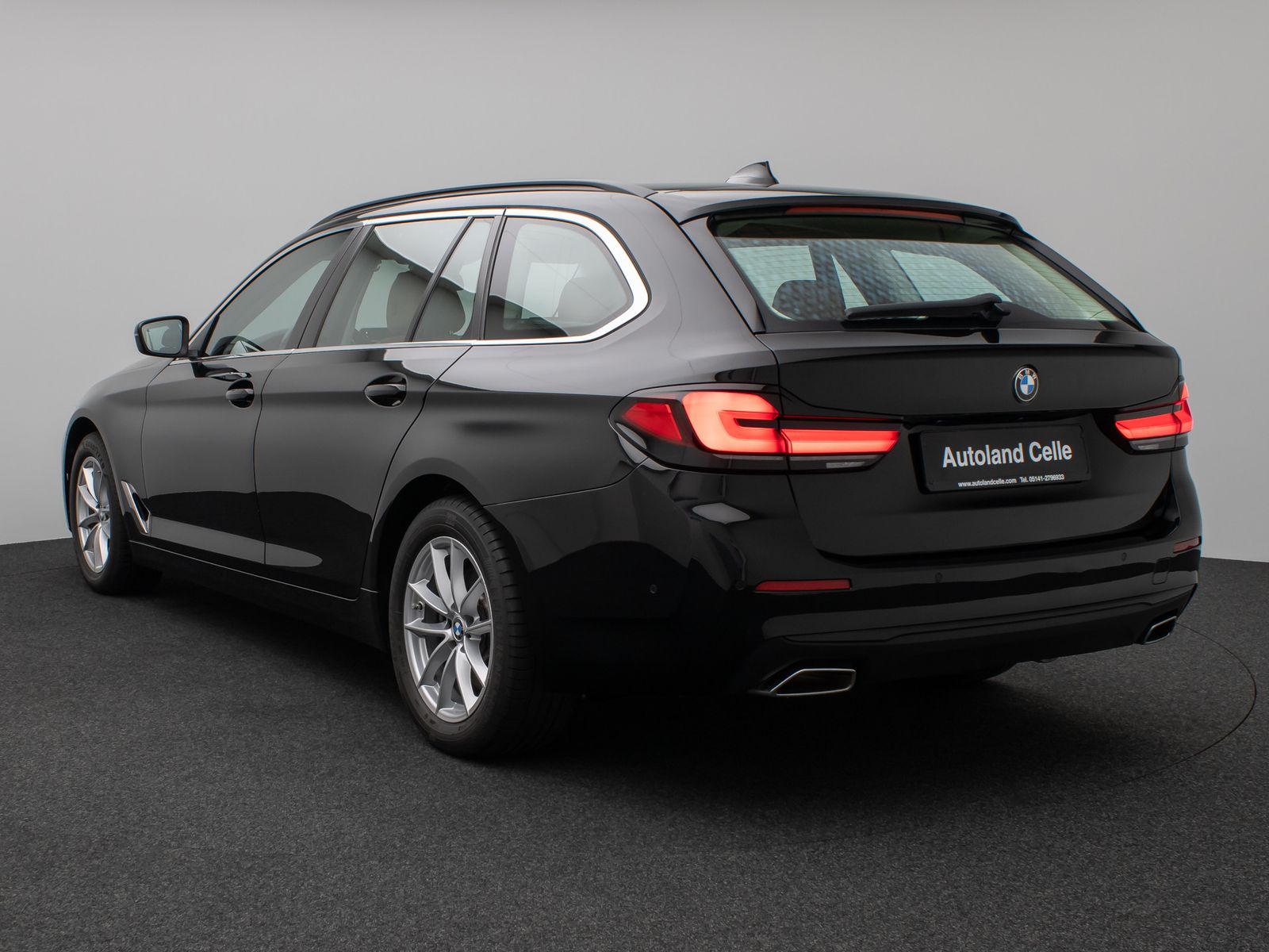 Fahrzeugabbildung BMW 540i xD Laser HUD DAB HiFi AHK Komfort Alarm