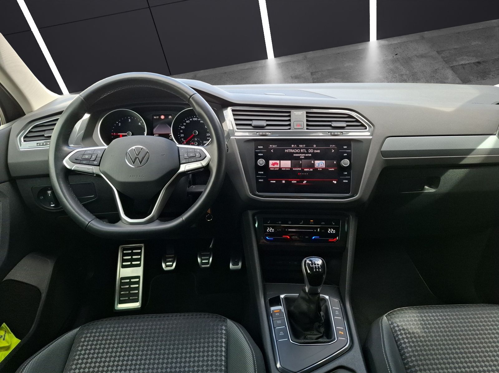 Fahrzeugabbildung Volkswagen Tiguan TDI Active LED Navi ACC Beifahrers. klapp