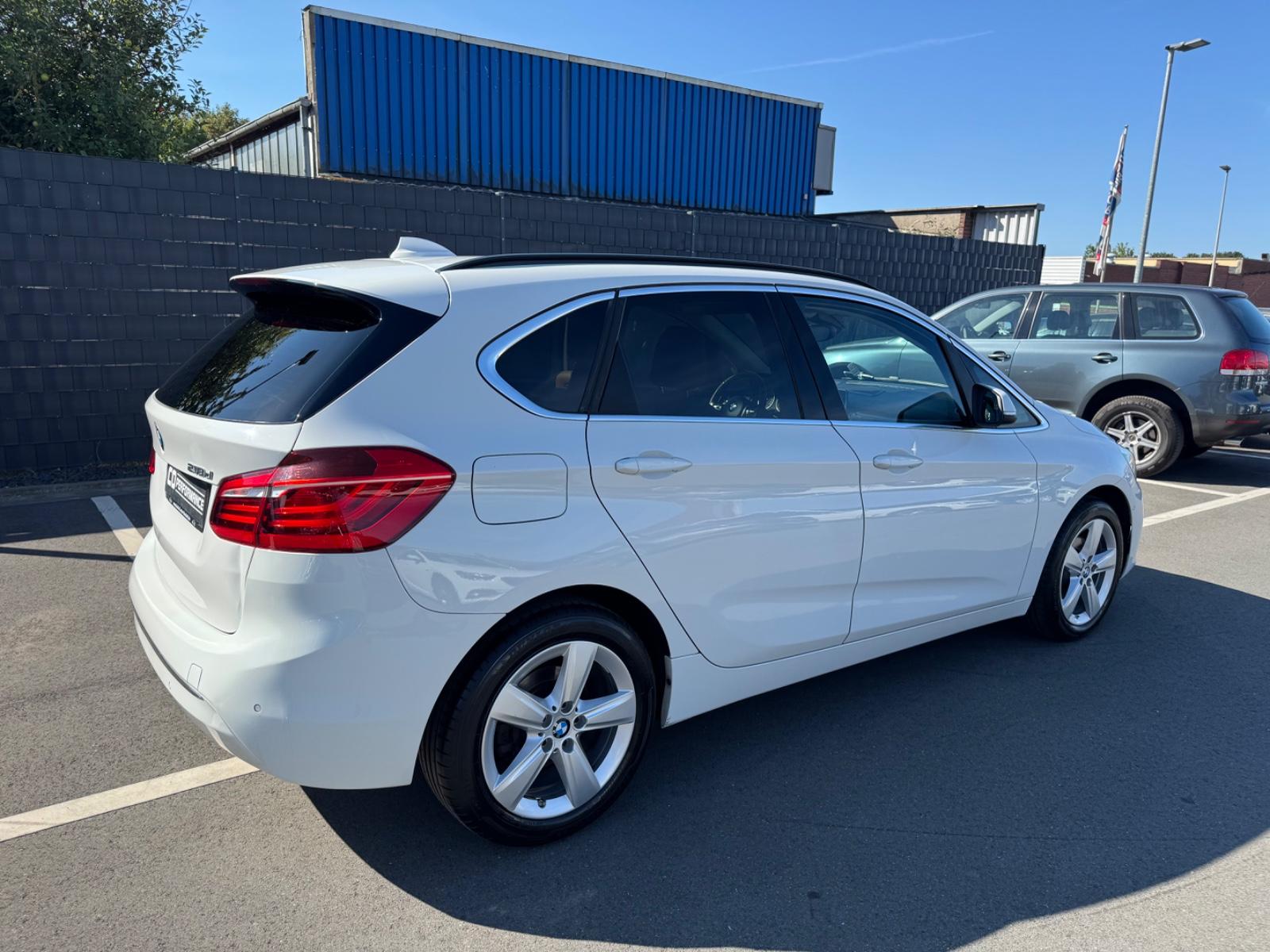 BMW 218 Active Tourer *NAVI*LEDER*PDC*LED*TEMP*