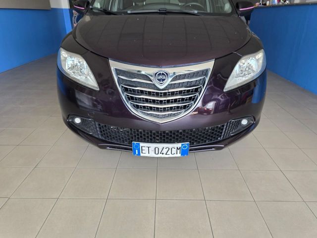 Lancia Ypsilon 0.9 TwinAir 85 CV 5 porte Metano 