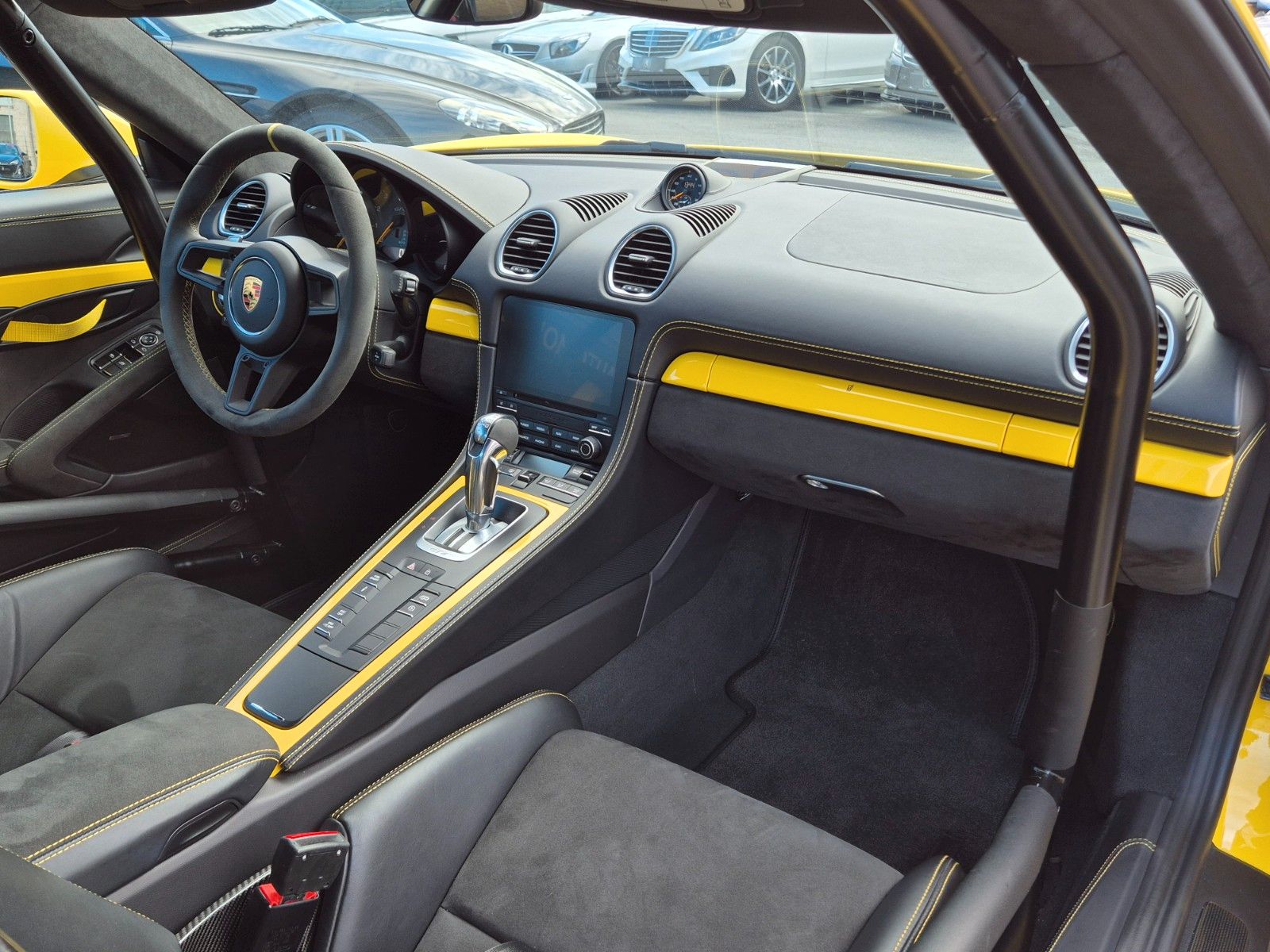 Fahrzeugabbildung Porsche Cayman GT4 Clubsport/PCCB/Manthey Kit/Approved