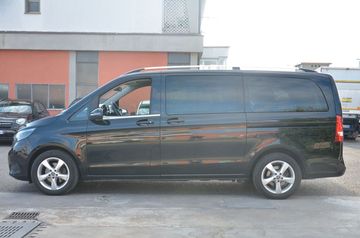 Mercedes V 220 - 2