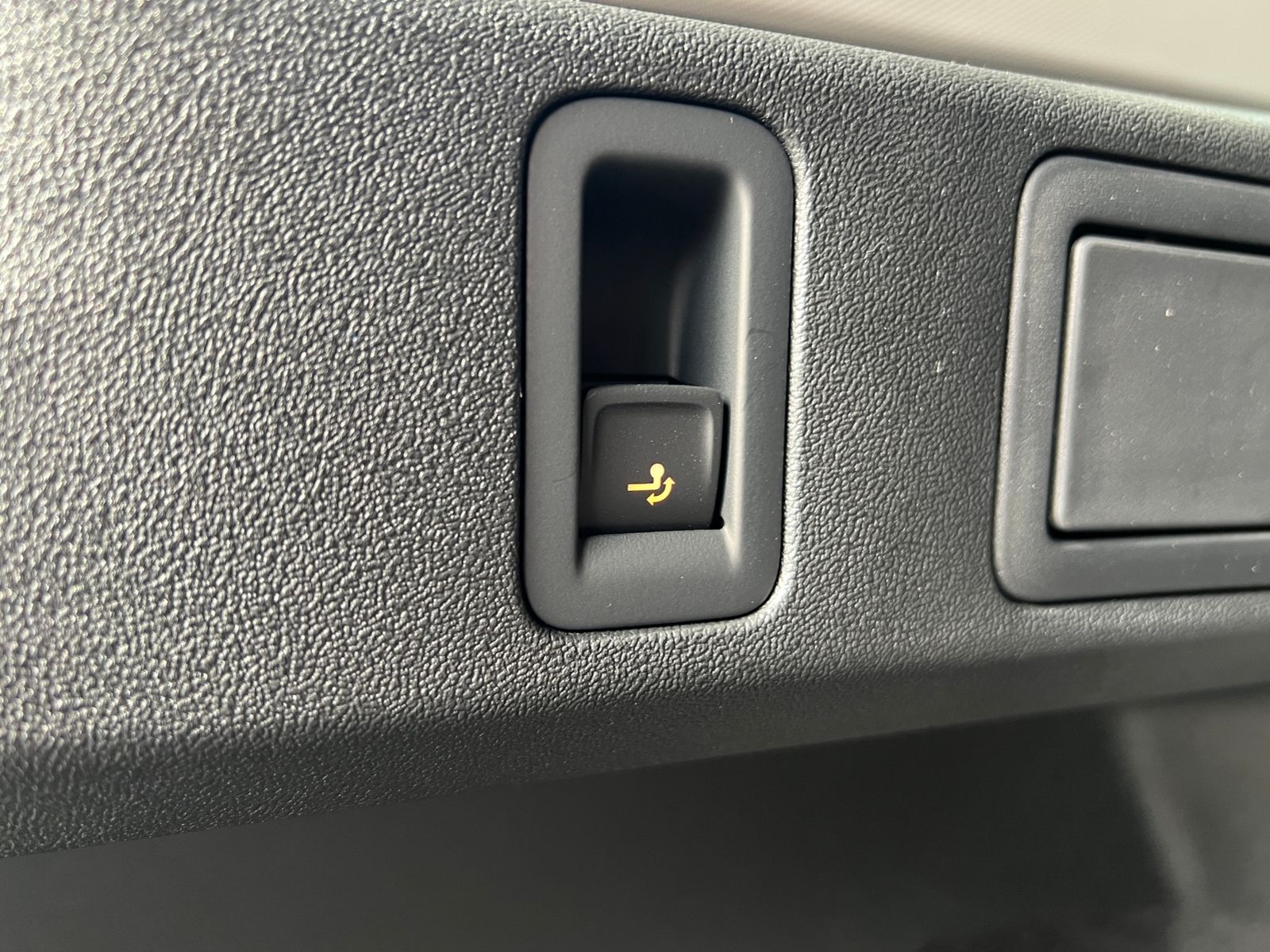 Fahrzeugabbildung Volkswagen Tiguan Elegance 1.5 eTSI DSG *AHK, IQ.Light, 18'