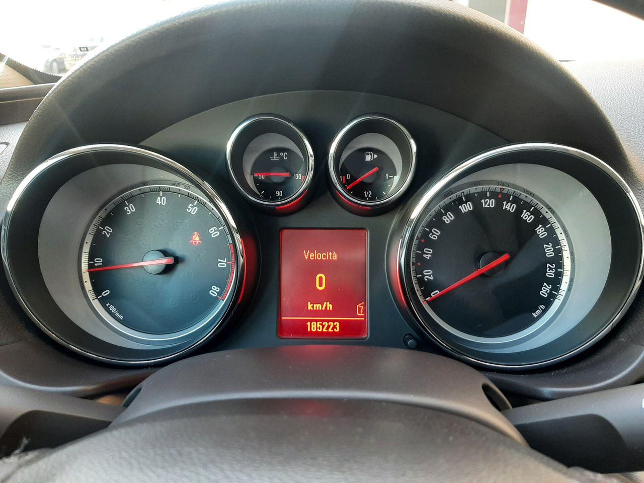 Opel Insignia 2010 — photo 9