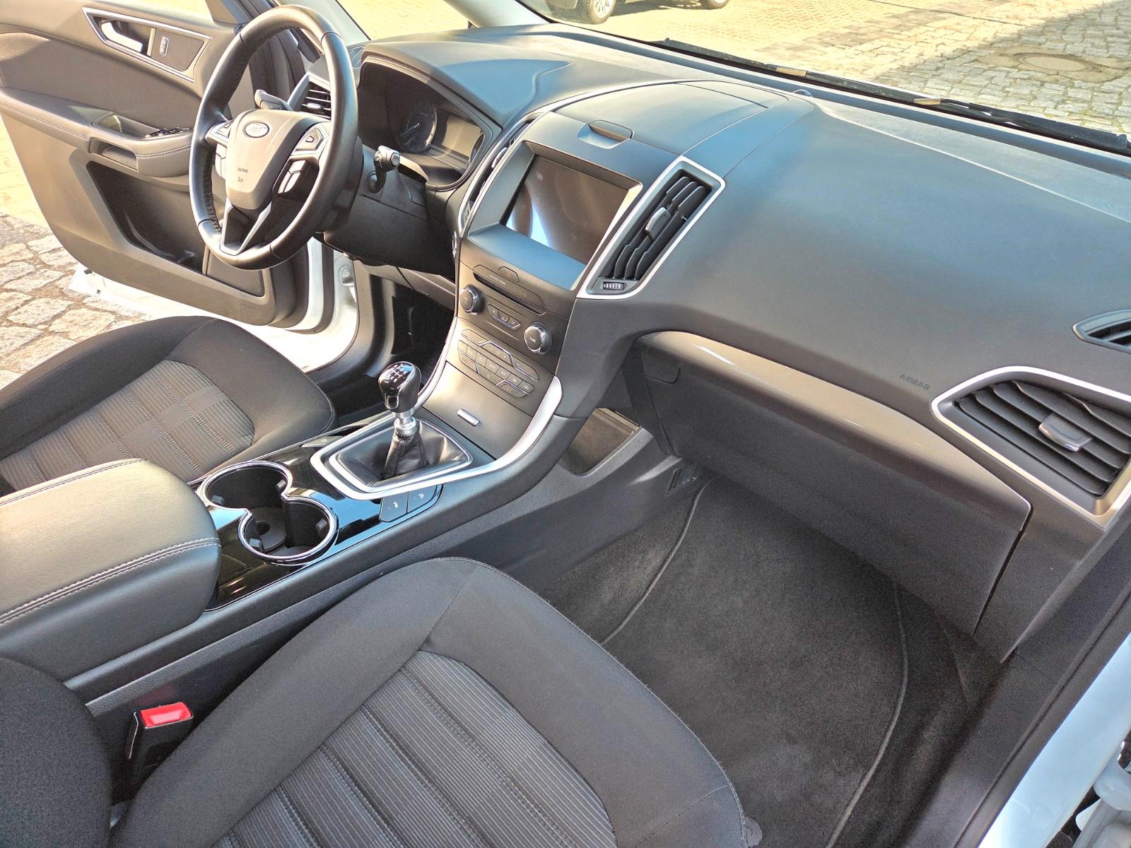 Ford Galaxy Trend Winterpaket Navi LED Kamera
