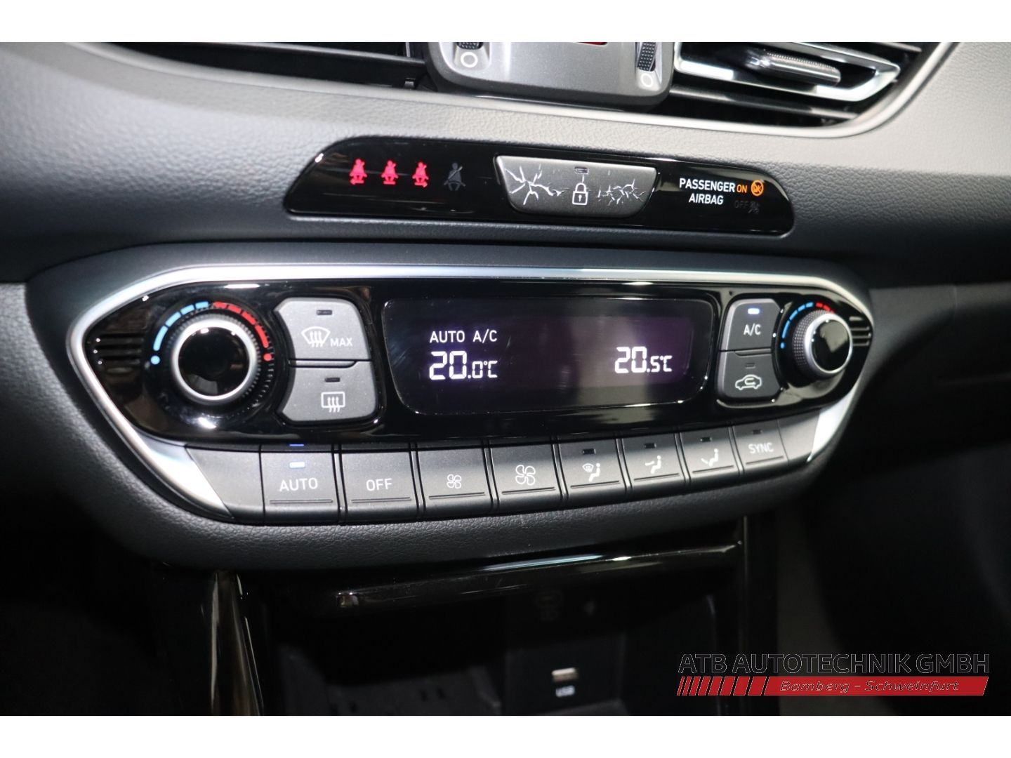 Fahrzeugabbildung Hyundai i30 Kombi Advantage 1.5 T-GDi 48V DCT