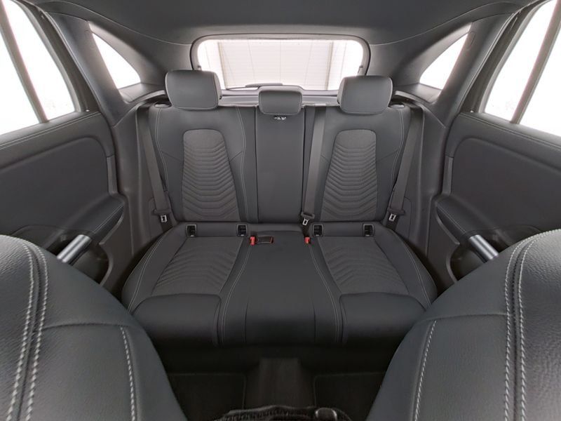 Fahrzeugabbildung Mercedes-Benz GLA 180 PROGRESSIVE*KAMERA*APPLE-CARPLAY*LED