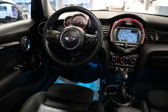 Fahrzeugabbildung MINI Mini Cooper 5-trg.|PANO|LED-RING|PDC|CHILI|BT